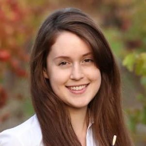 Elizabeth Henderson headshot image