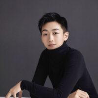 Xiaoliang Qian headshot