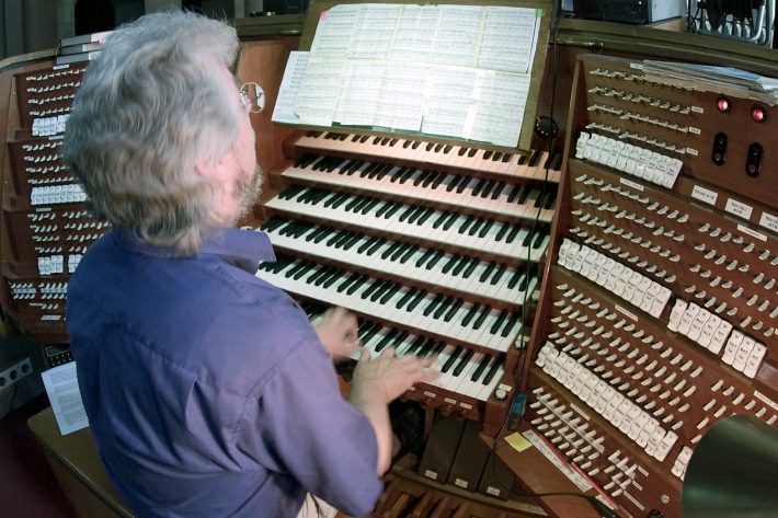 Photo of organist Albert Schönberger
