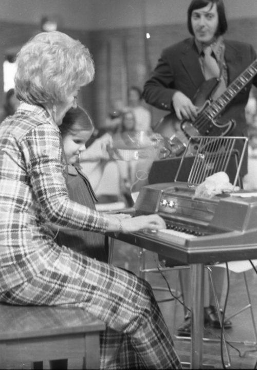 R1177-34 Marian McPartland with her substitute bass player at the World of Inquiry School in Rochester, New York in March, 1971.