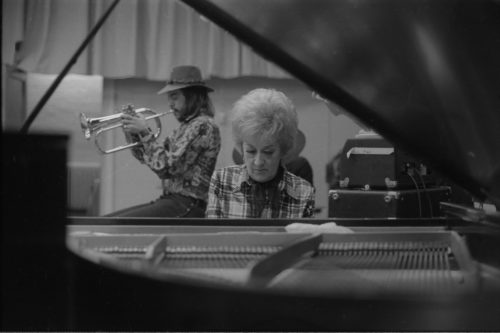 R1180-10A Marian McPartland jams with Eastman School faculty member Chuck Mangione