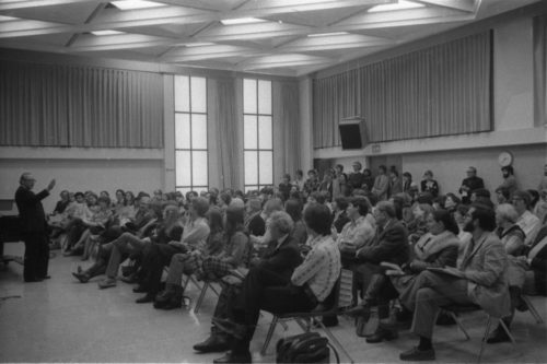R2662-17A r. Schonberg making points to the large audience of listeners.