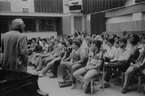 R2891-3A Attentive listeners in Room 120; Rayburn Wright is standing at left.