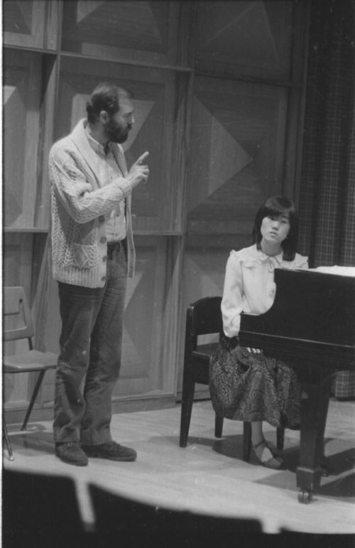 R3057-21 Paul Jacobs working with Eastman piano majors in Howard Hanson Hall.