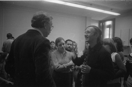 R3059-37 Heinz Holliger working with Eastman oboe majors. Faculty members Robert Sprenkle and Philip West are also present.