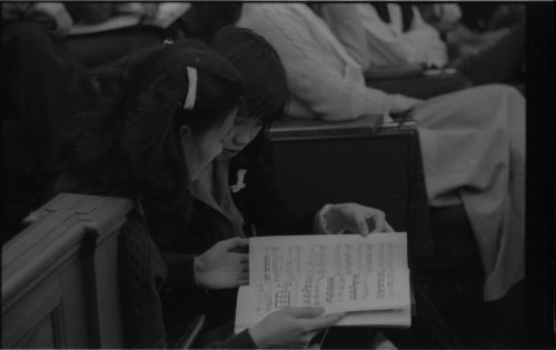 Students following the score during master class with Emanuel Ax in Howard Hanson Hall.