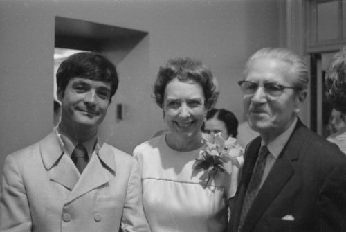 R690-20 Three generations of harpists at the AHS 6th national conference, June, 1969: Eastman alumnus Robert Barlow with his mentor, Eileen Malone and her own mentor, Marcel Grandjany.