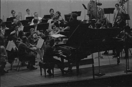 Jonathan Sternberg conducts the volunteer orchestra
