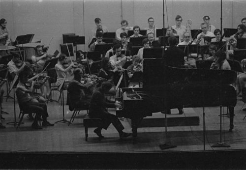 Jonathan Sternberg and pianist Eugene List acknowledge applause