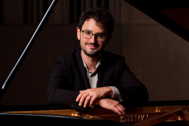 DPesca-multicrop DanielvPesca at piano