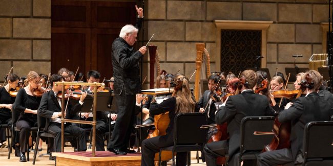 ESM_PhilHarmo-BrightnessOfLight_100122-65-CROPPED Neil Varon conducts Eastman Philharmonia