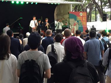 Eastman-Sextet-playing-at-Tokyo-Festival