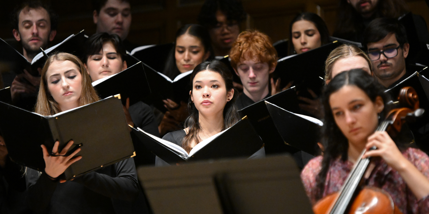 nov24-multi Chorus and Cellist in performance