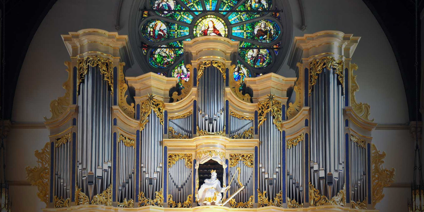 Image of organ pipes