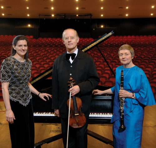 The Verdehr Trio: pianist Silvia Roederer, violinist Walter Verdehr, clarinetist Elsa Ludewig-Verdehr The Verdehr Trio: pianist Silvia Roederer, violinist Walter Verdehr, clarinetist Elsa Ludewig-Verdehr